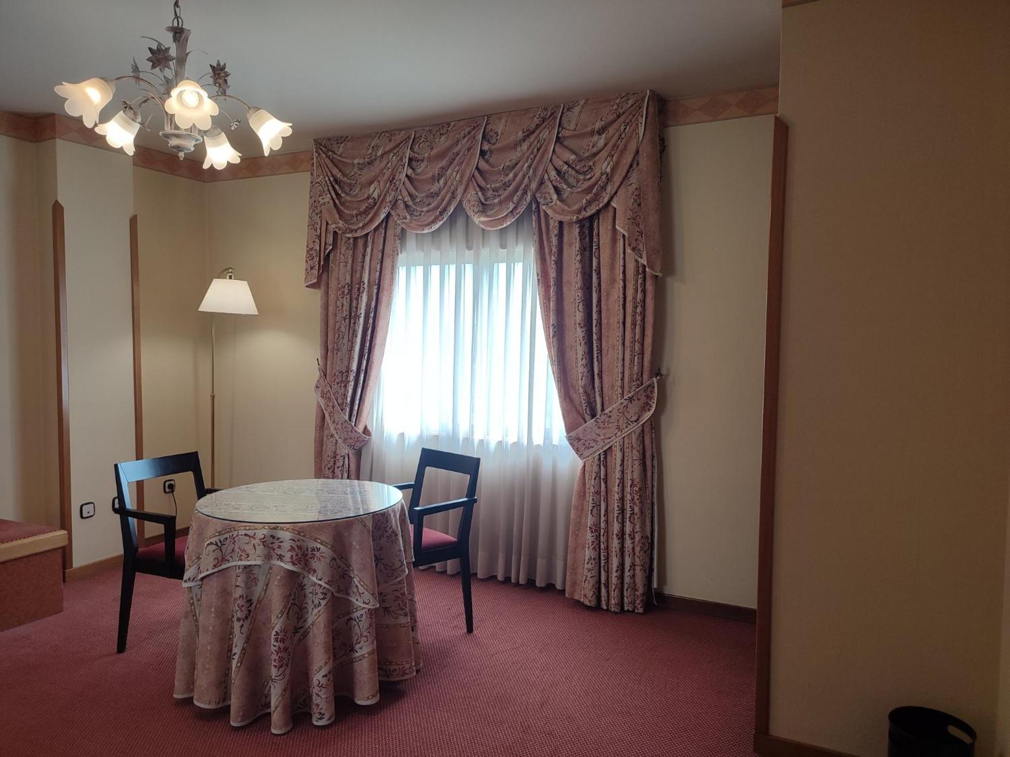 Hotel Sercotel Cuatro Postes Ávila Εξωτερικό φωτογραφία